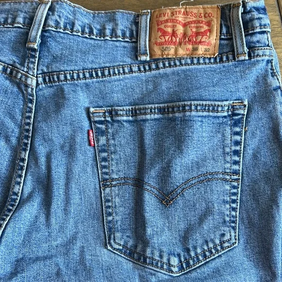 Levi’s Classic Light Blue Men's Jeans. Size 38X32 - Picture 4 of 9